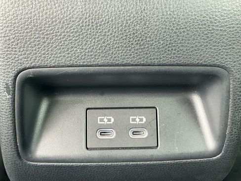 Used 2024 Toyota Corolla SE w/ SE Convenience Package image 23