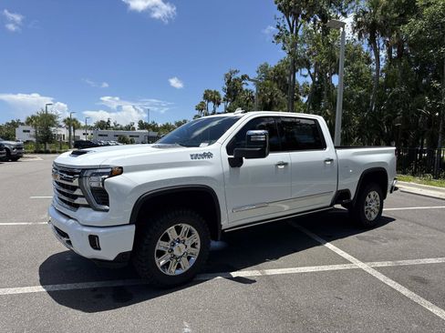 New 2026 Chevrolet Silverado 2500 High Country w/ High Country Premium Package AWD/4WD image 7