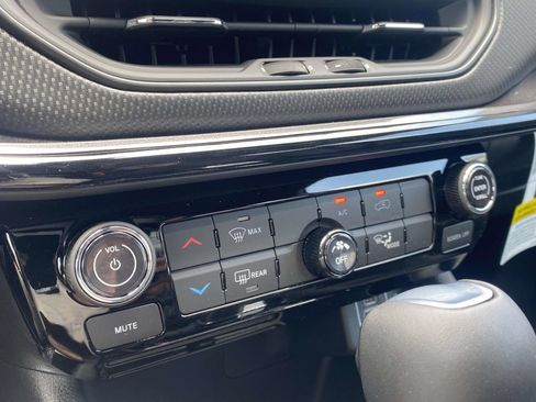New 2026 Jeep Compass Latitude AWD/4WD image 51