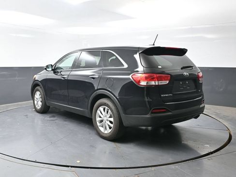 Used 2017 Kia Sorento L FWD image 10