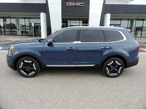Used 2024 Kia Telluride S w/ S Sunroof Package FWD image 8
