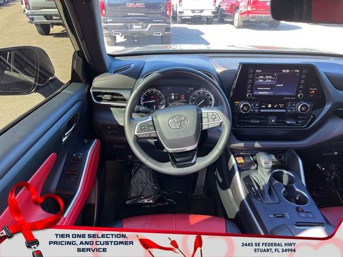 Used 2022 Toyota Highlander XSE image 14