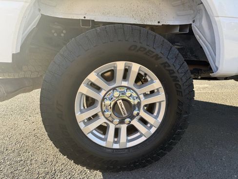 Used 2019 Ford F250 XLT w/ XLT Value Package image 16