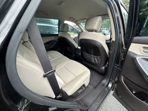 Used 2017 Hyundai Santa Fe SE FWD image 15