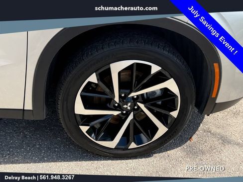Used 2024 Mitsubishi Outlander FWD image 19