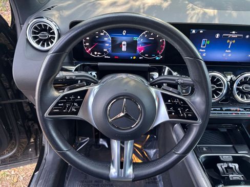 Used 2025 Mercedes-Benz GLA 250 4MATIC image 29