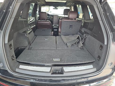 Used 2020 Cadillac XT6 Premium Luxury FWD image 7
