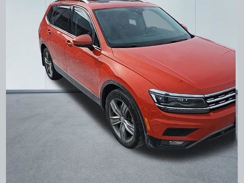 Used 2018 Volkswagen Tiguan SEL Premium w/ 3rd Row Seat Package image 1