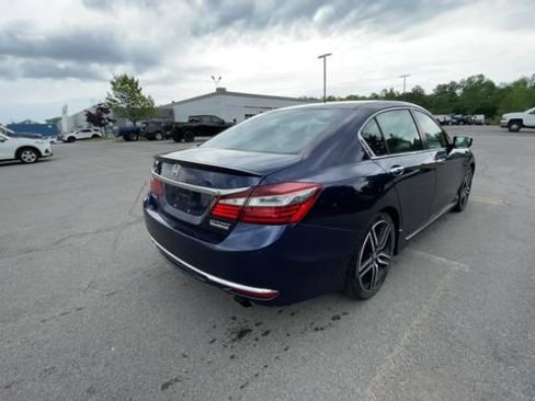 Used 2017 Honda Accord Sport Special Edition image 8