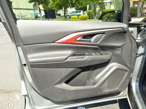 Used 2024 Chevrolet Equinox EV RS FWD image 19