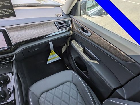 New 2025 Volkswagen Atlas SEL Premium R-Line image 17