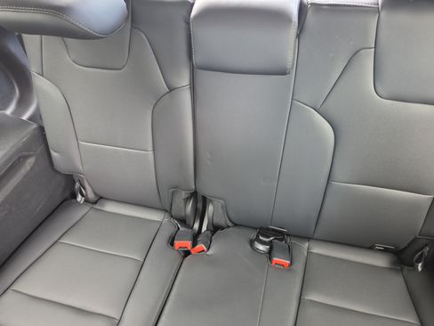 Certified 2023 Kia Telluride EX w/ EX Captain's Chair Package FWD image 18