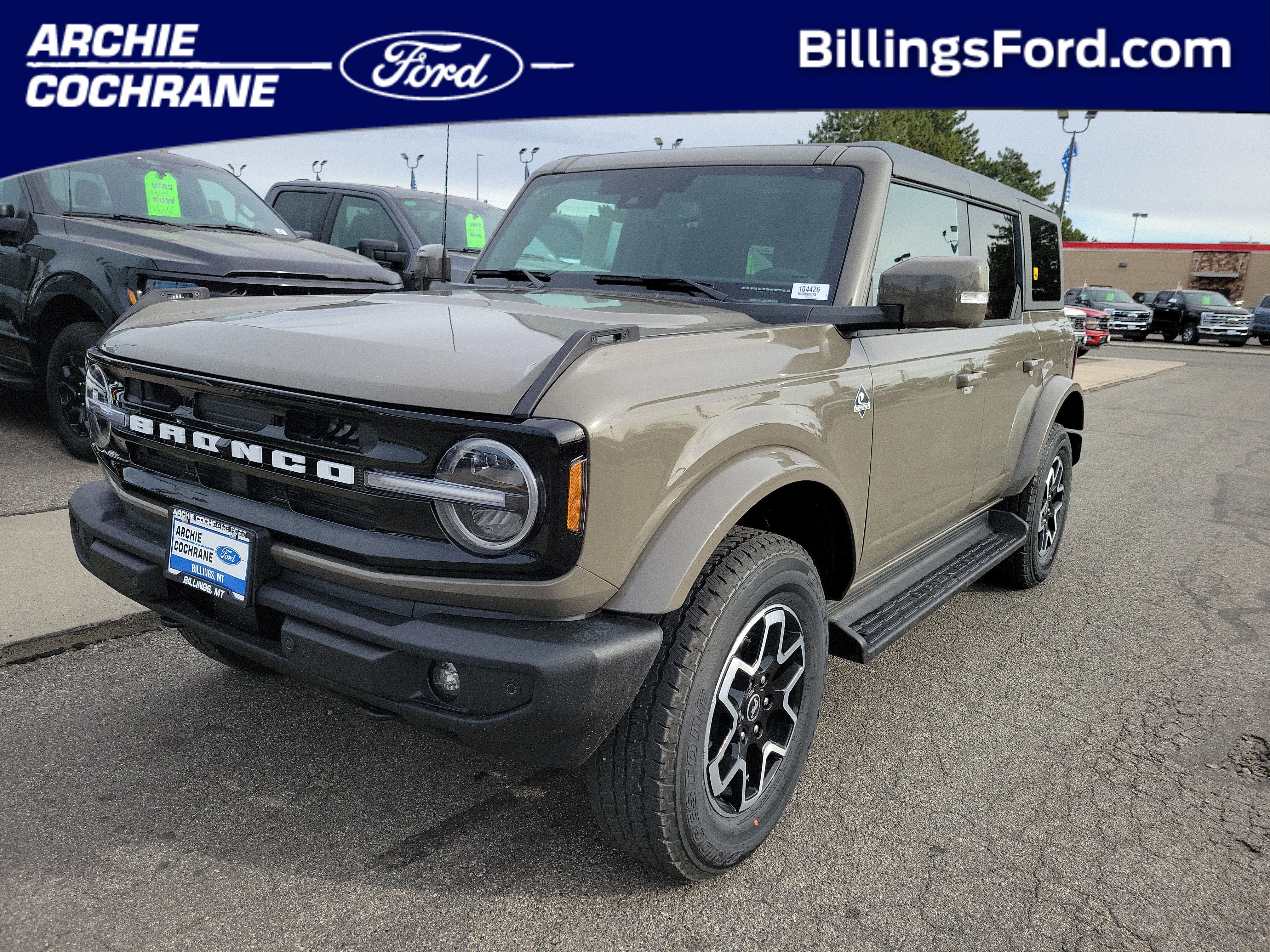 Used 2025 Ford Bronco Outer Banks AWD/4WD image 1