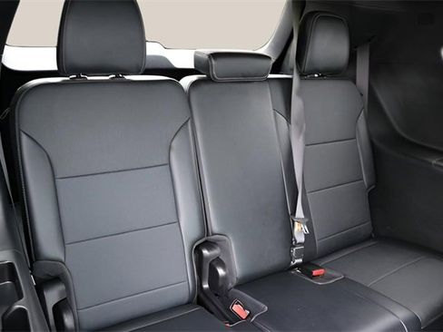 Used 2025 Buick Enclave Preferred image 19