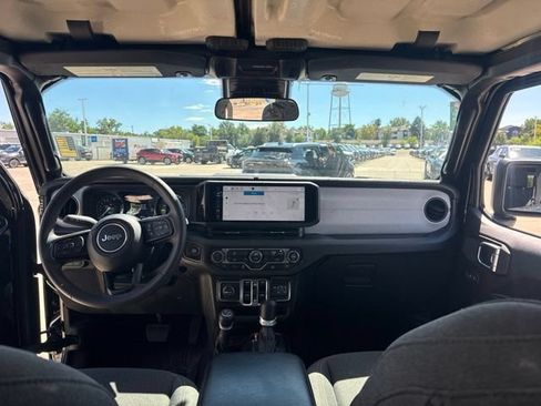 Used 2024 Jeep Wrangler Unlimited AWD/4WD image 13