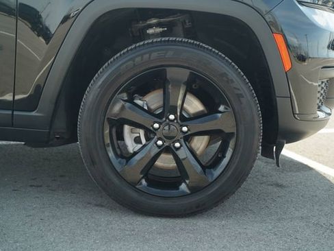 Used 2025 Jeep Grand Cherokee L Altitude image 43