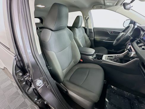 Used 2025 Toyota RAV4 LE FWD image 27