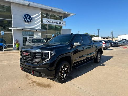 Used 2023 GMC Sierra 1500 AT4 AWD/4WD image 1