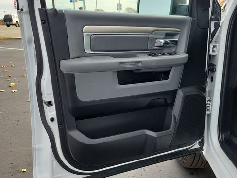 Used 2017 RAM 1500 Classic SLT image 6