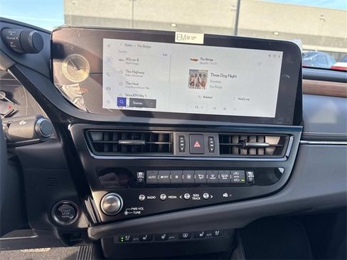 New 2025 Lexus ES 350 Ultra Luxury image 25