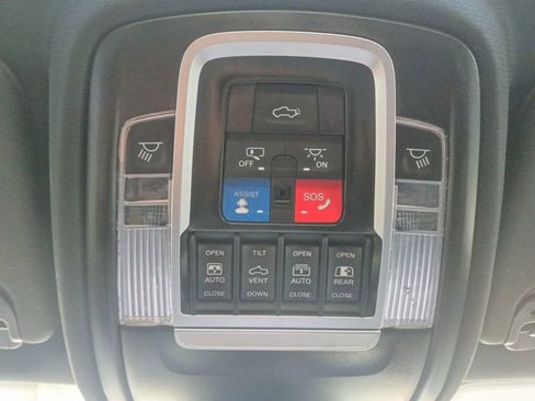 Used 2023 RAM 1500 Laramie AWD/4WD image 7