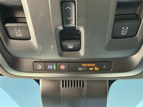 Used 2024 GMC Yukon Denali w/ Advanced Technology Package image 22