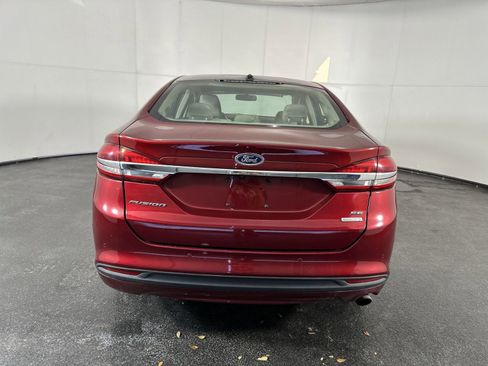 Used 2018 Ford Fusion SE w/ Fusion SE Technology Package image 10