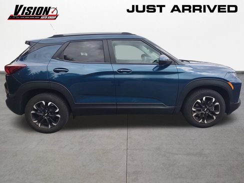 Used 2021 Chevrolet TrailBlazer LT w/ Convenience Package FWD image 6