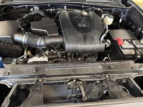 Used 2023 Toyota Tacoma TRD Sport image 14