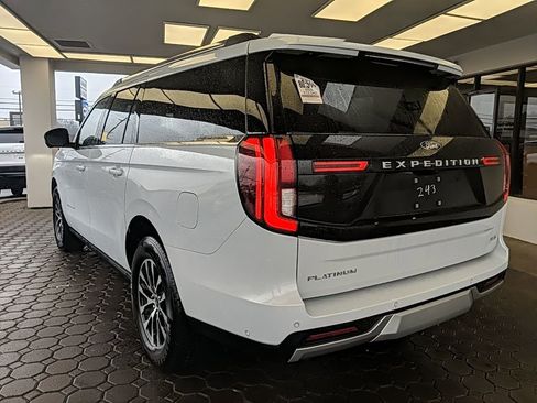Used 2025 Ford Expedition Max Platinum image 9