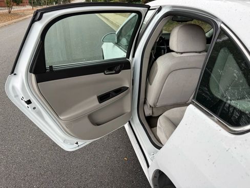 Used 2011 Chevrolet Impala LT image 22
