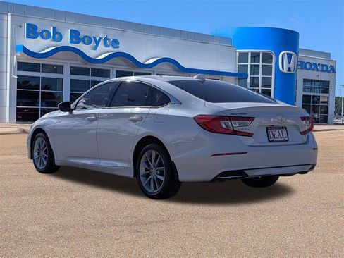 Certified 2022 Honda Accord LX image 5