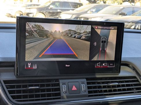 Used 2021 Audi Q5 Premium Plus w/ Premium Plus Package image 16