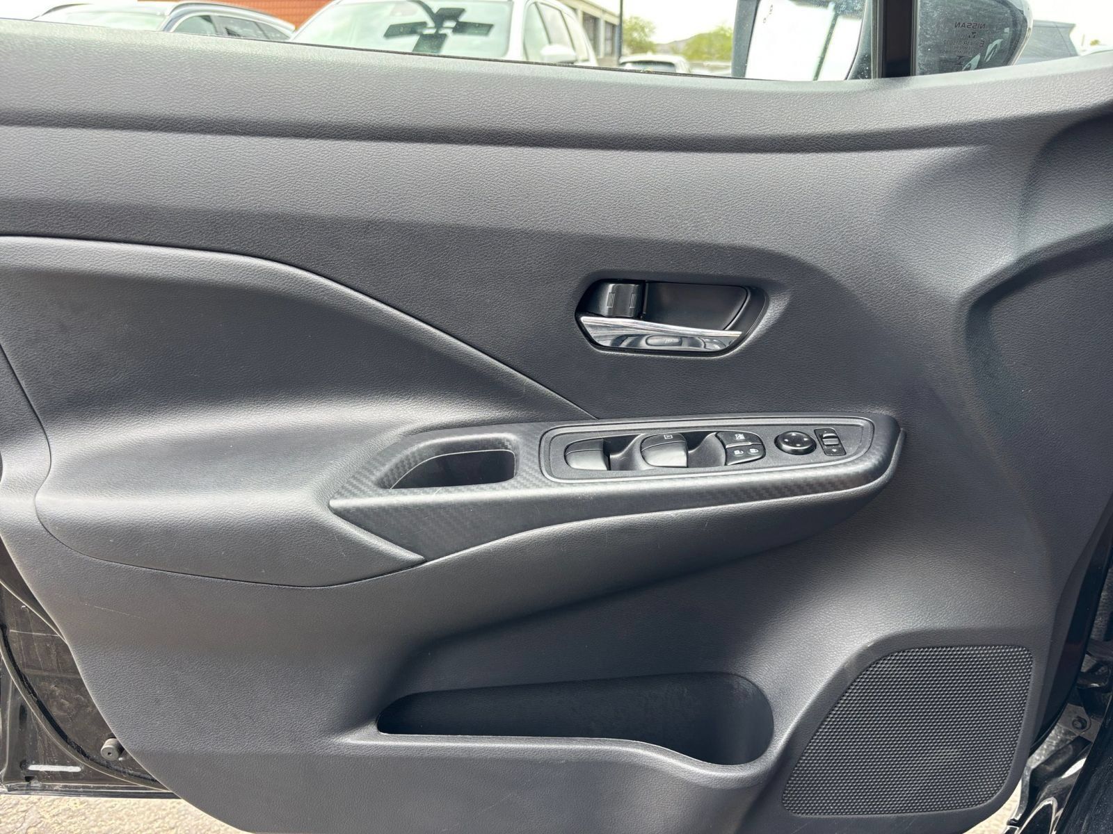 Used 2025 Nissan Versa SV FWD image 18