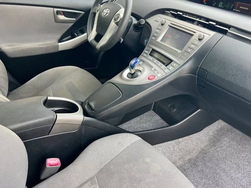Used 2013 Toyota Prius Two FWD image 18