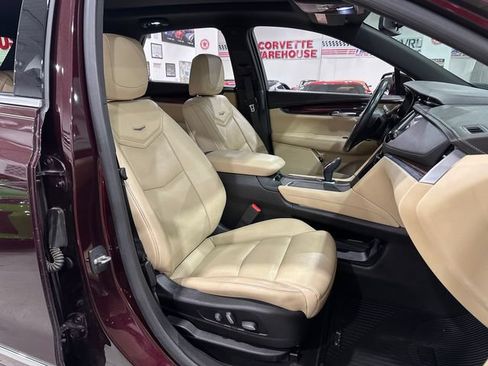 Used 2018 Cadillac XT5 Luxury w/ Driver Awareness Package FWD image 15