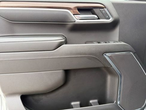 Used 2024 Chevrolet Silverado 1500 LT Trail Boss image 12