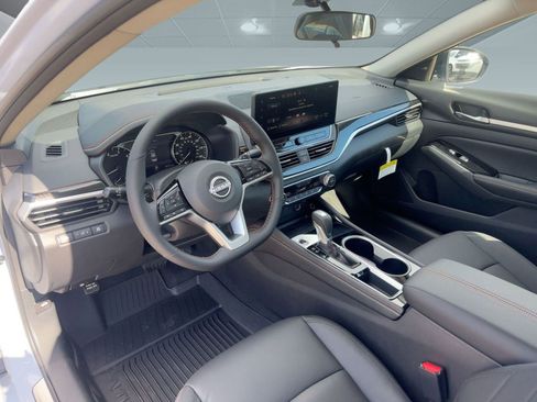 New 2025 Nissan Altima 2.5 SR w/ SR Premium Package image 4