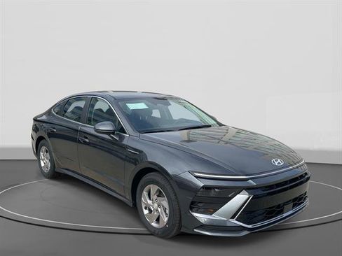 New 2026 Hyundai Sonata SE FWD image 3