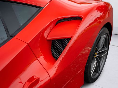 Used 2016 Ferrari 488 GTB RWD image 35