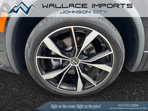 Used 2024 Volkswagen Tiguan SEL R-Line AWD/4WD image 9
