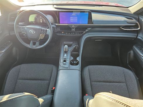 Used 2023 Toyota Crown XLE image 15