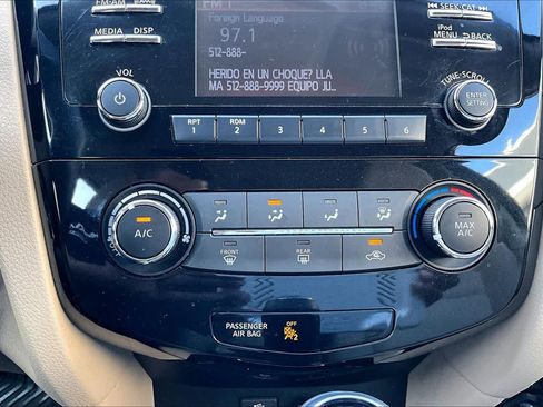 Used 2017 Nissan Rogue S FWD image 32