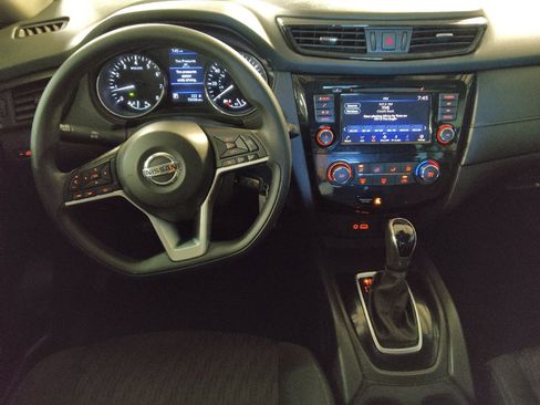 Used 2020 Nissan Rogue S FWD image 22