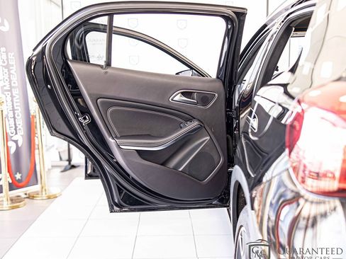 Used 2020 Mercedes-Benz GLA 250 w/ Convenience Package image 34