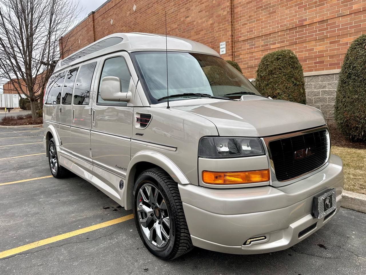 Used 2023 GMC Savana 2500 RWD image 20