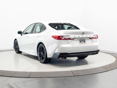 Used 2025 Toyota Camry SE FWD image 8