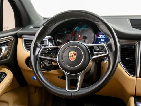 Used 2017 Porsche Macan S image 12