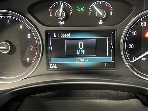 Used 2018 Buick Enclave Essence image 36