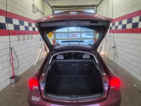 Used 2018 Buick Regal Essence w/ Sights and Sounds Package image 31